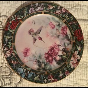 Collective hummingbird plate